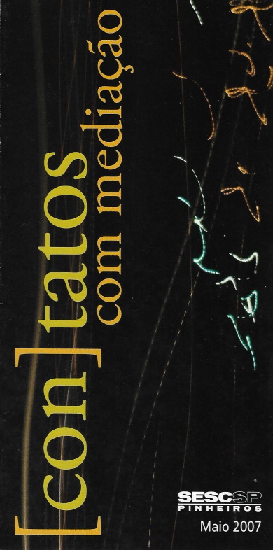 capa de folheto em preto, texto lateralmente em laranja, grafismos coloridos e logotipos, com data.